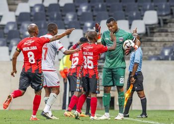 Stanley Nwabali shuns transfer talks, pens new three year deal with Chippa United