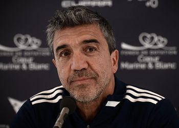 Bordeaux coach crushes Super Eagles star’s chances of playing on the flank, gives reasons