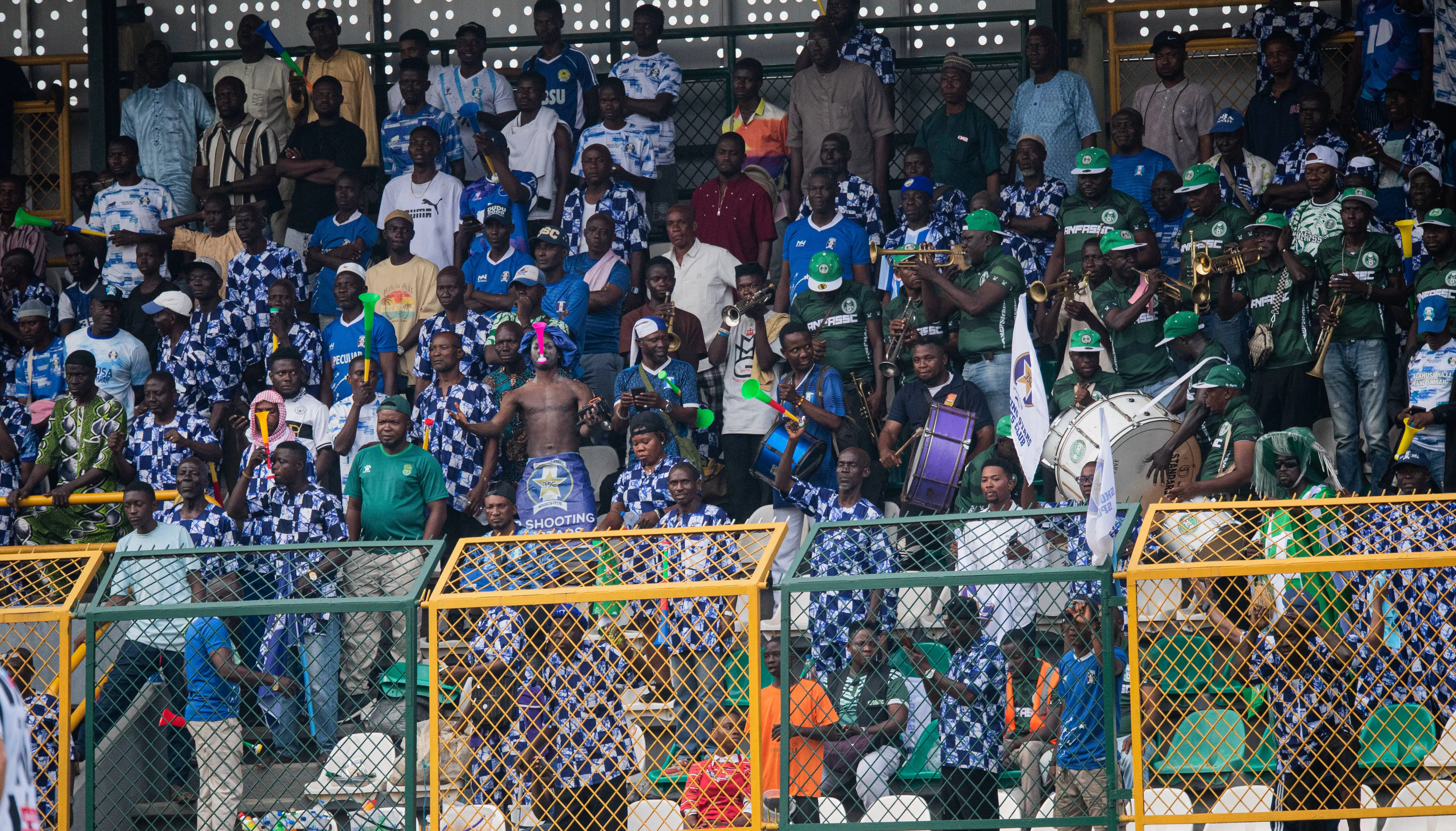 SHOOTING STARS SPORTS 3SC Supporters