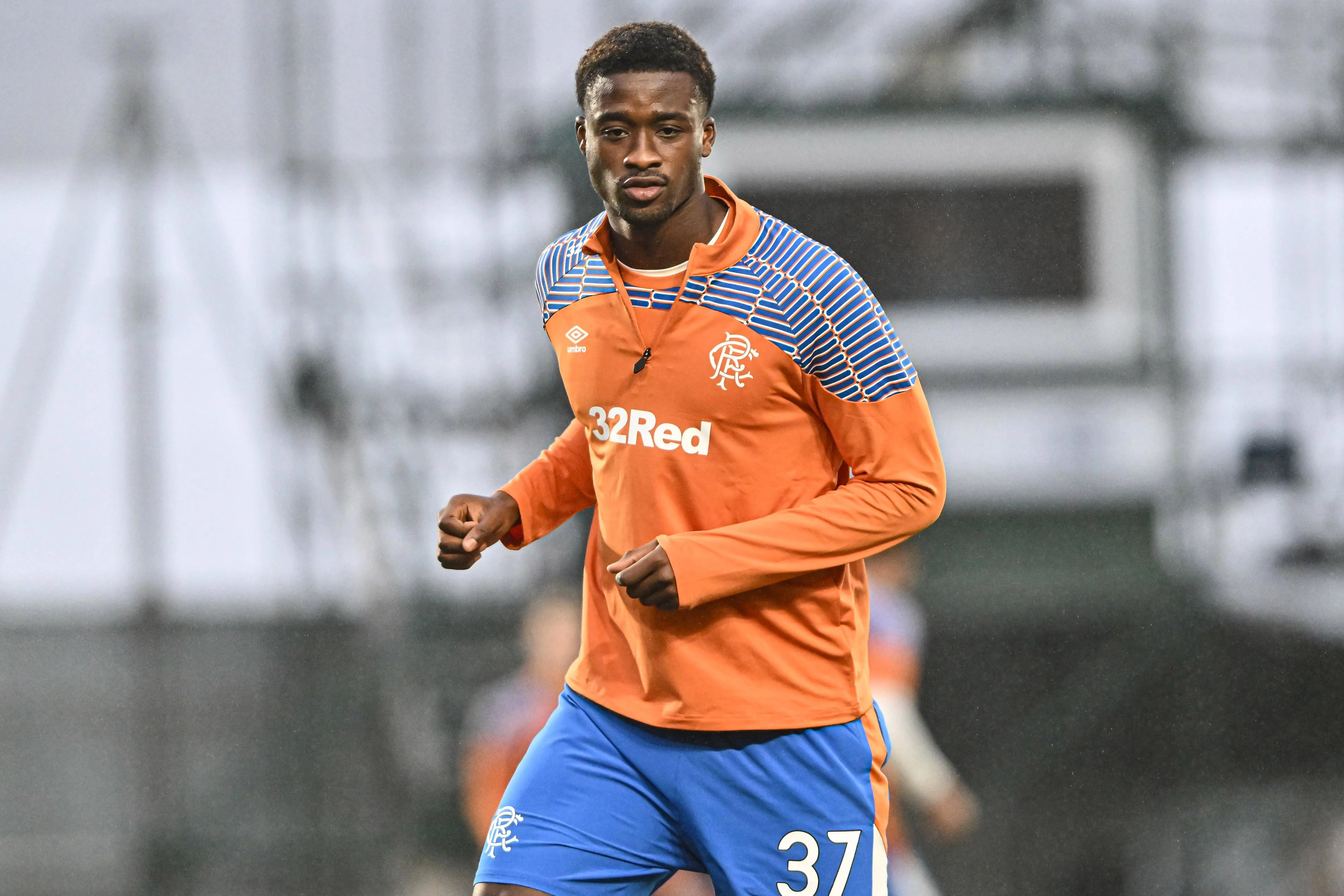 Emmanuel Fernandez of Rangers warms up