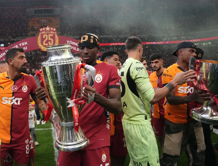 Manchester United chance opens up for Osimhen after Saudi turn down