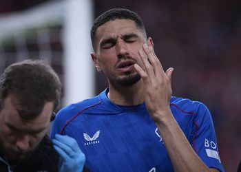 Former FIFA referee joins Rangers boss to slam poor officiating decision against Dessers