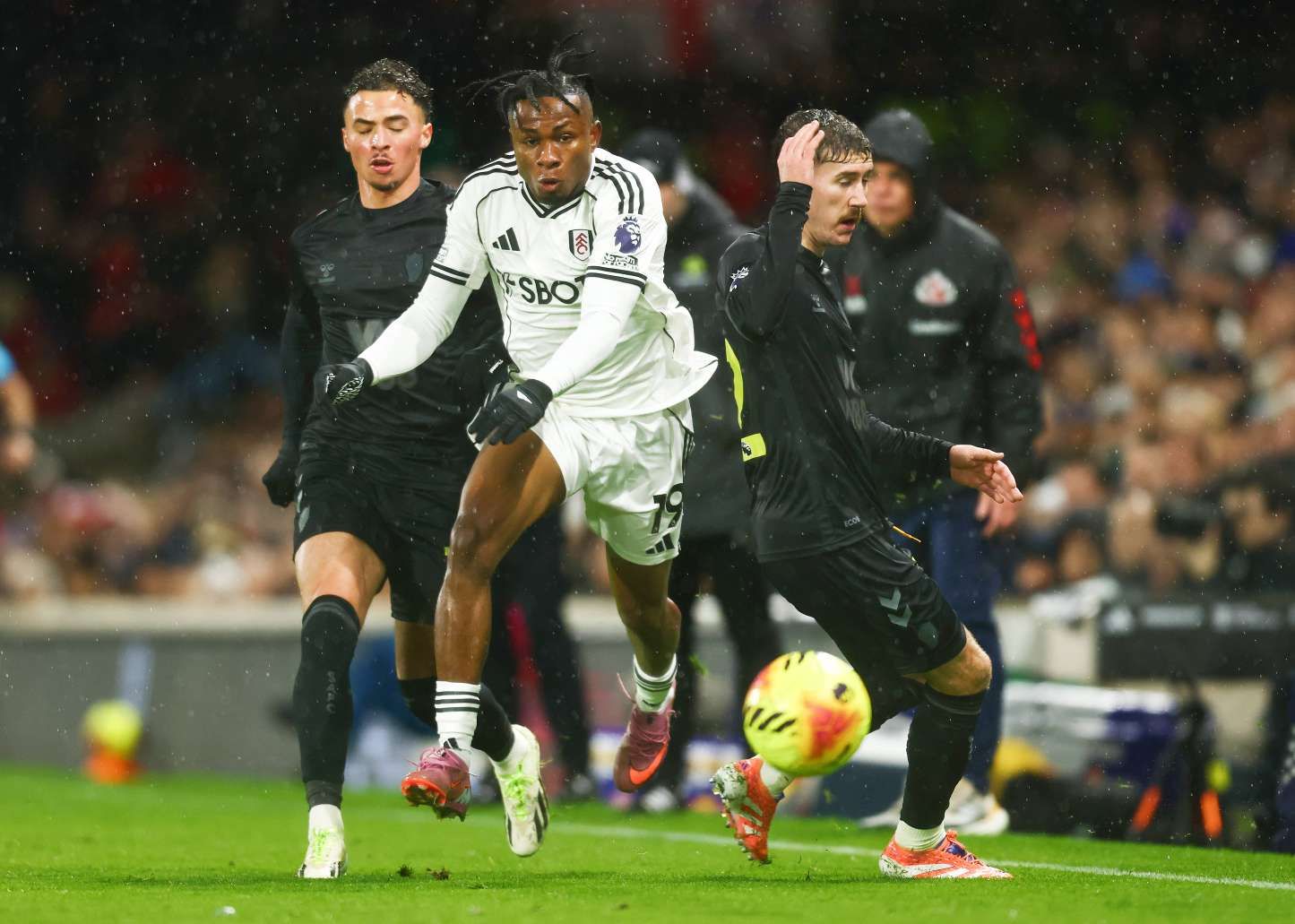Samuel Chukwueze in action for Fulham against Sunderland