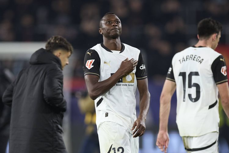 Sadiq Umar: Valencia hit new high with Super Eagles striker