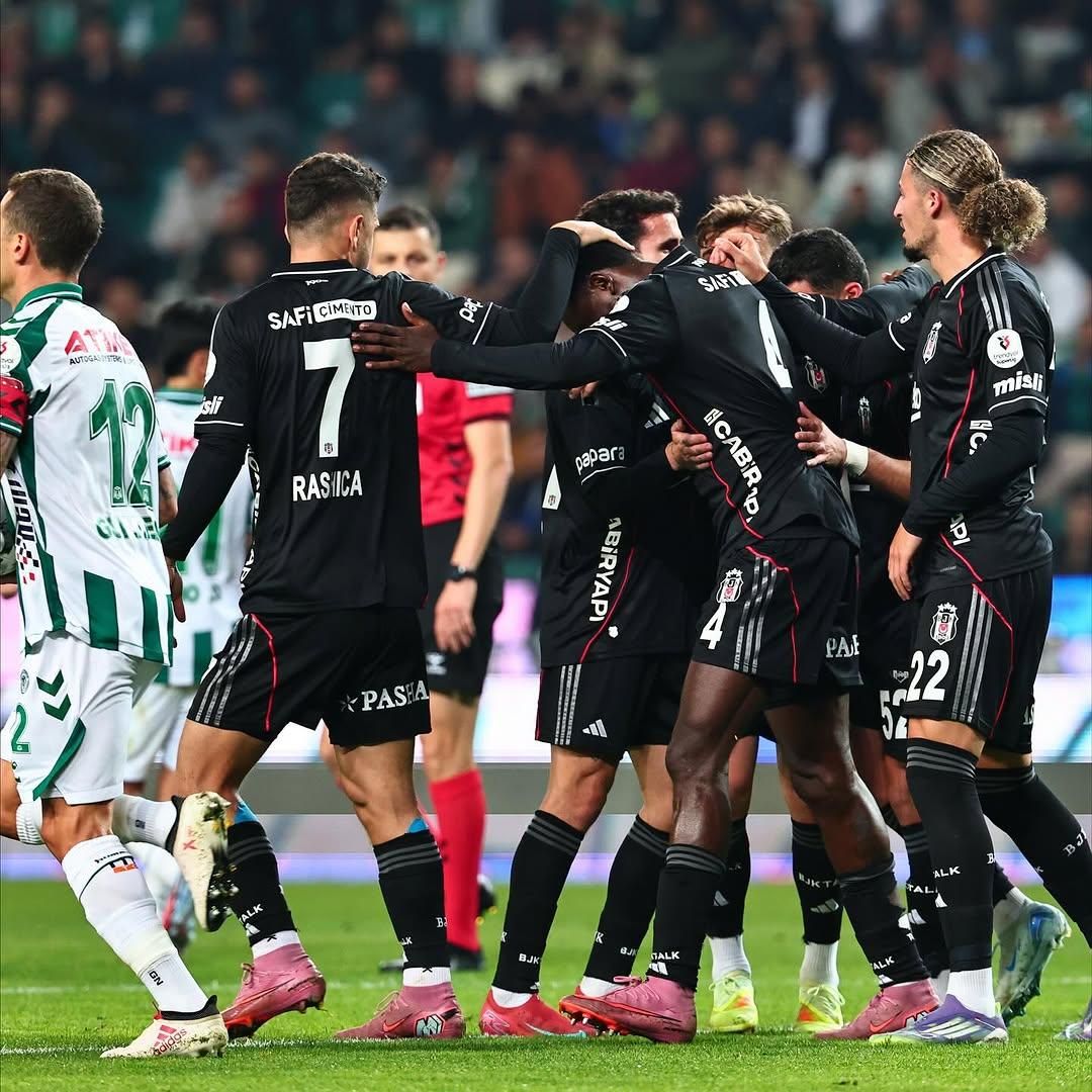 Besiktas players celebrating goal with Wilfred Ndidi