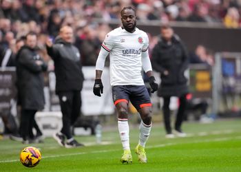 WATCH: Chelsea old boy Victor Moses trains daughter to perfect Beckham-esque free-kick