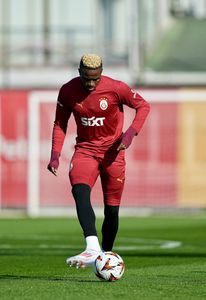 Victor Osimhen in training at Galatasaray 