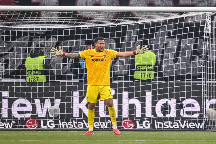 Freiburg goalie Noah Atubolu, eligible for Nigeria