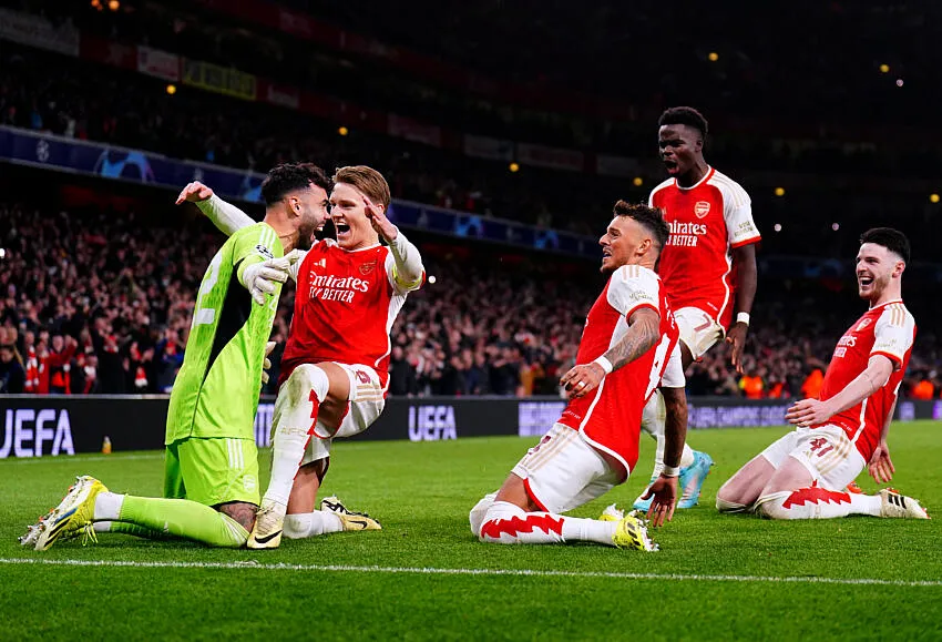 Arsenal's David Raya, Martin Odegaard, Ben White, Bukayo Saka and Declan Rice