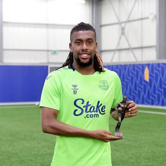 Champions League temptation: Everton’s Alex Iwobi drops transfer hint after award-winning campaign