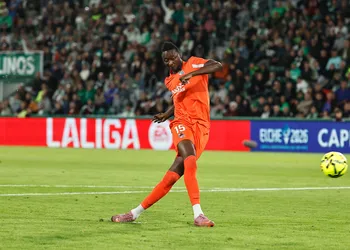 ‘Very important player’ – Valencia boss hails Super Eagles star wanted by Crystal Palace, Wolves, Milan