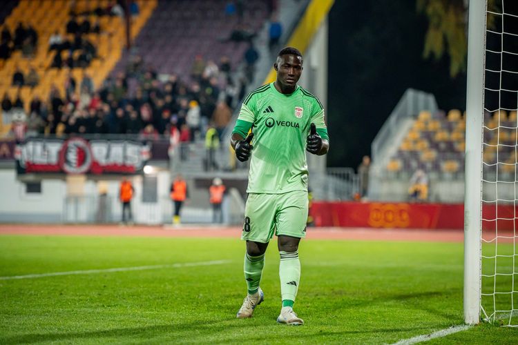 Nigeria goalkeeper Mathew Yakubu 