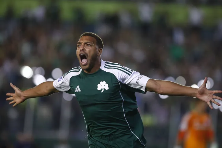 “We had to tell him” – Cyriel Dessers opens up on his first impression of Rangers Emmanuel Fernandez