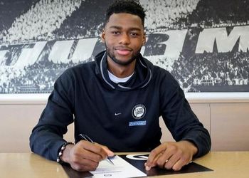 Arsenal-owned Nigerian goalkeeper sends message to Crewe fans after leaving for Bundesliga club