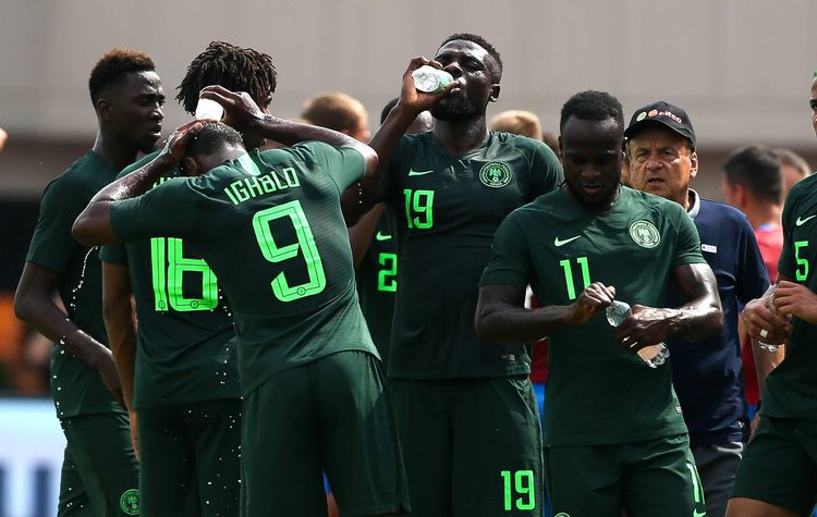 Gernot Rohr back when he was in charge of the Super Eagles. Ighalo, Victor Moses, John Ogu. 