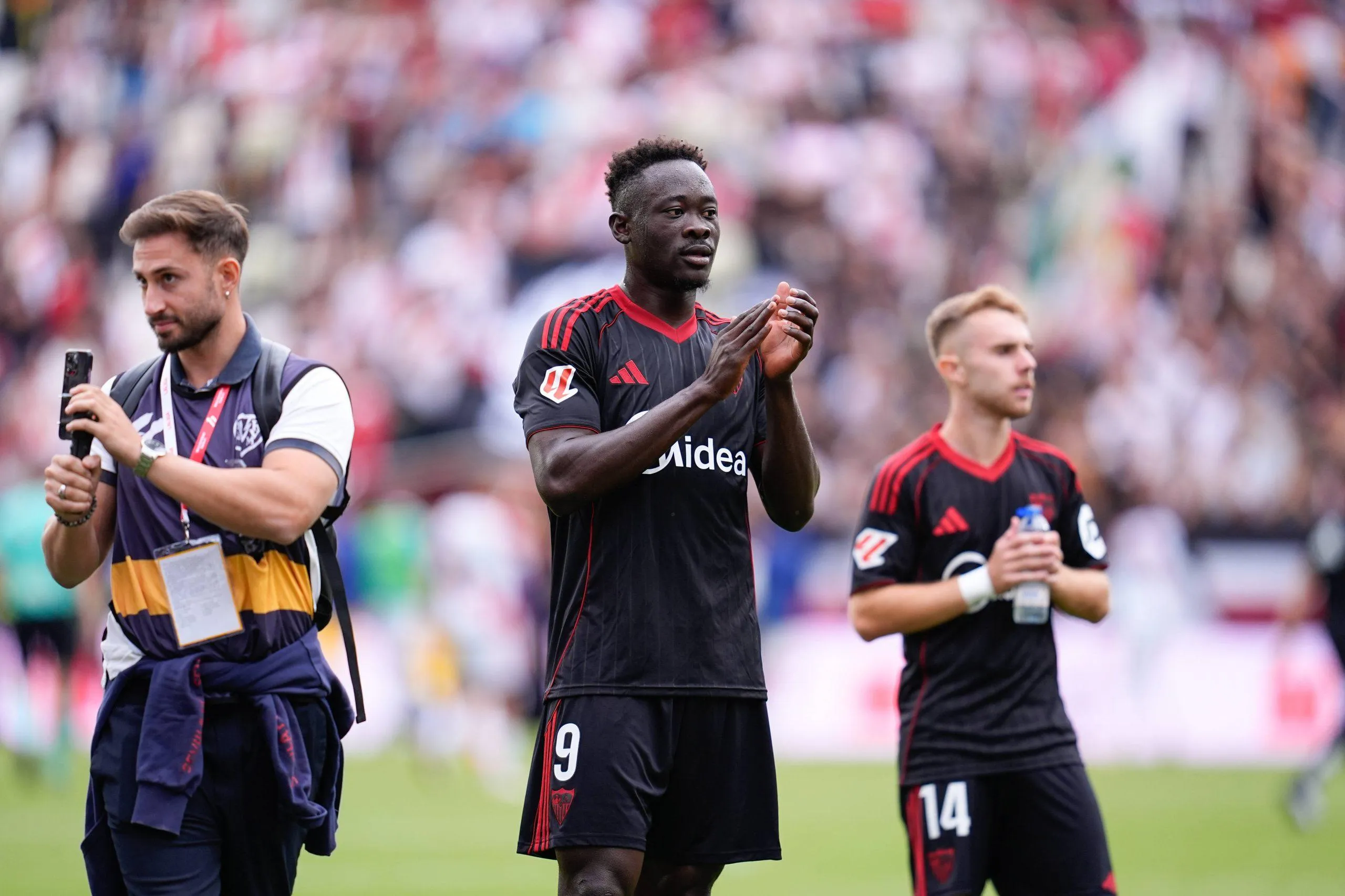 Akor Adams celebrates the victory during the LaLiga match between Rayo Vallecano and Sevilla FC