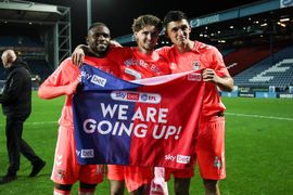 Moses Simon leads Nantes to a win against Metz