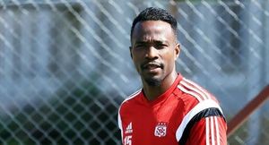 Ex-Lens and Portsmouth star Utaka praises former Flying Eagles forward