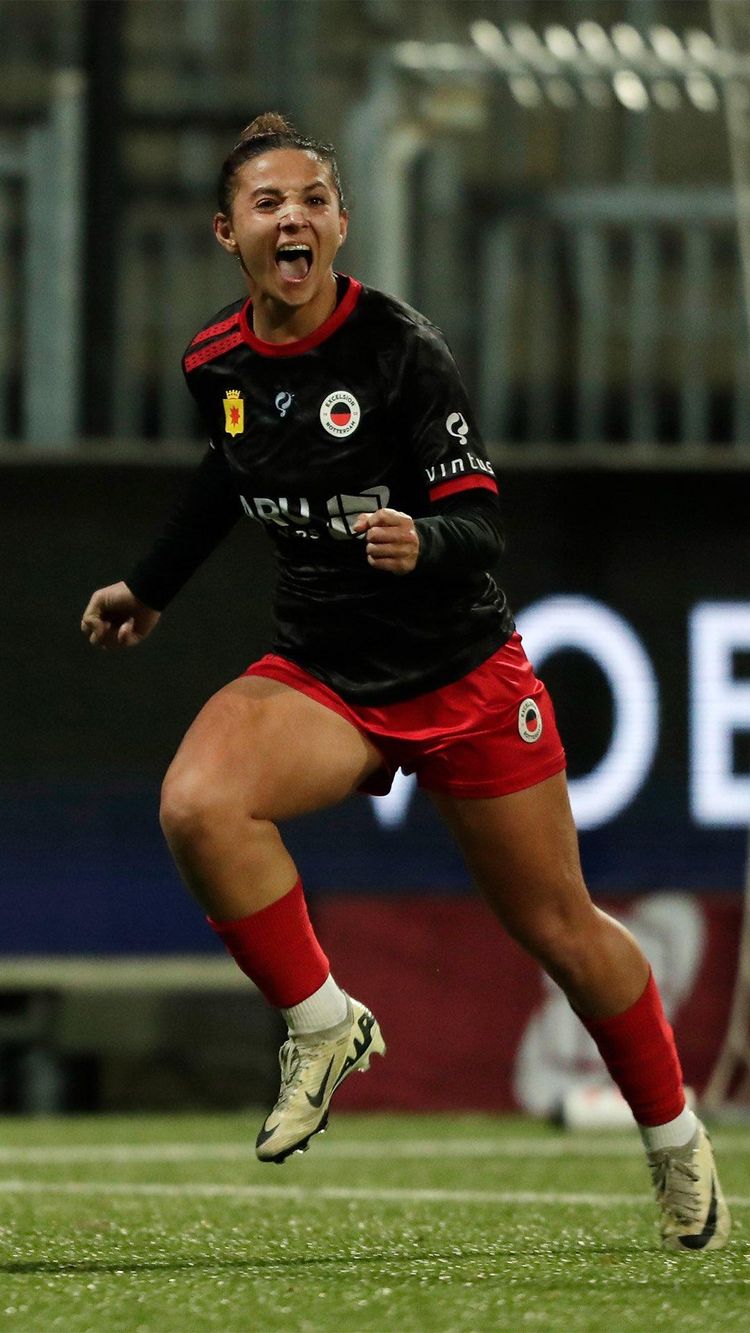 Tunisia star girl Sabrine Ellouzi