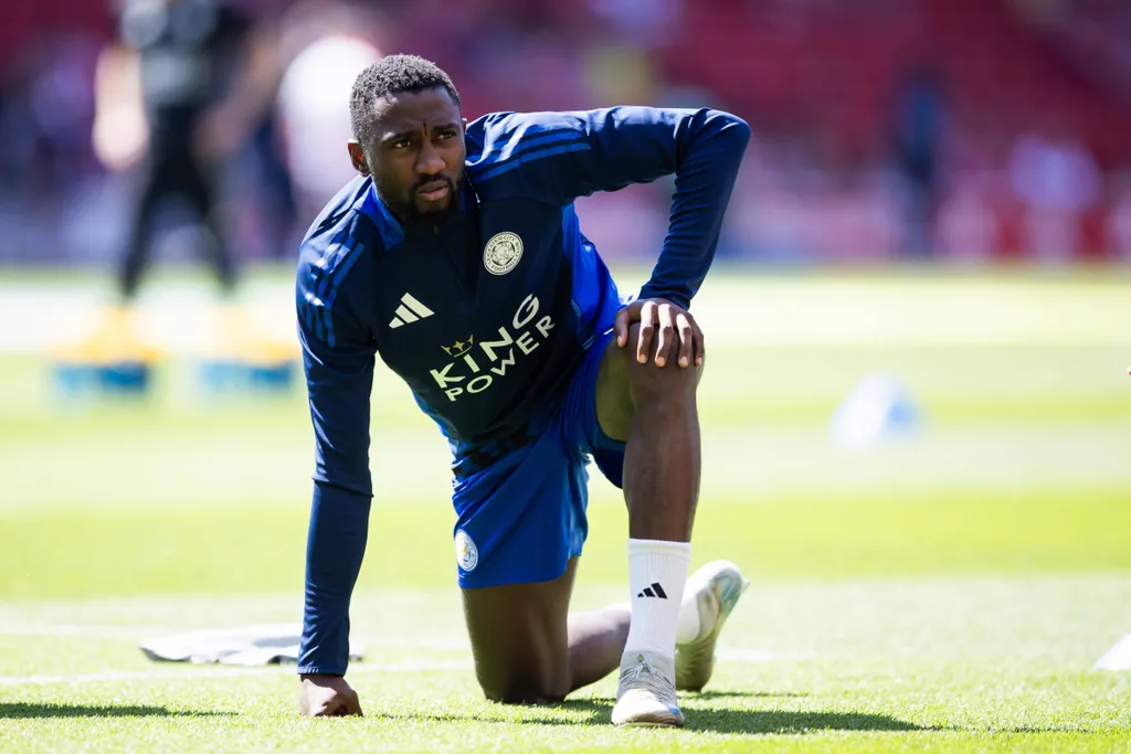 Leicester City's Wilfred Ndidi warms up