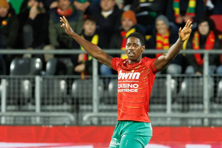 “I’m ready to play for Super Eagles” – Record-breaking defender chooses Nigeria over England & Netherlands