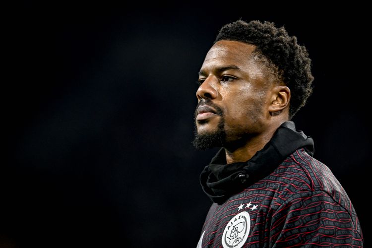 Nigeria’s Chuba Akpom joins Lille from Ajax.