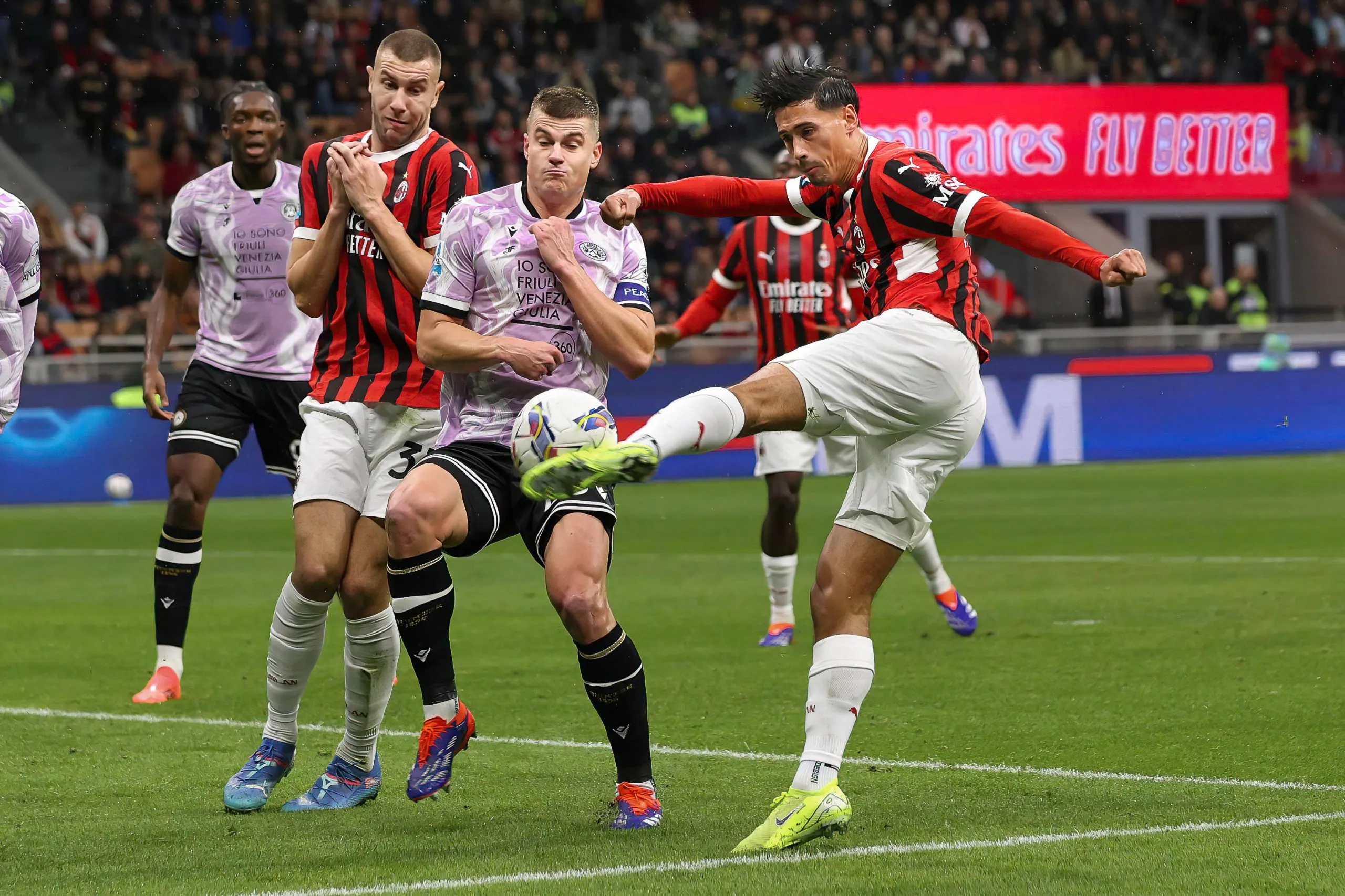 Tijjani Reijnders shots on goal inside the penalty area in the first half during soccer game between AC Milan vs Udinese