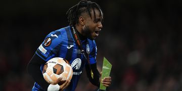 Super Eagles boss Eric Chelle finally breaks silence over Ademola Lookman’s row with Atalanta