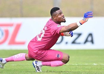 Stanley Nwabali shuns transfer talks, pens new three year deal with Chippa United