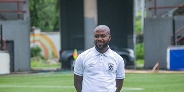 Video: Referee sends off player for scoring twice in Sporting Lagos vs Gateway United