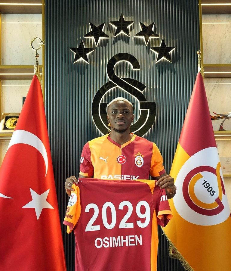 Victor Osimhen officially signs for Galatasaray 