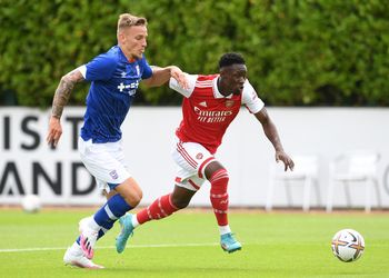‘Omo Naija’ – Super Eagles-eligible Arsenal forward takes style home on 21st birthday