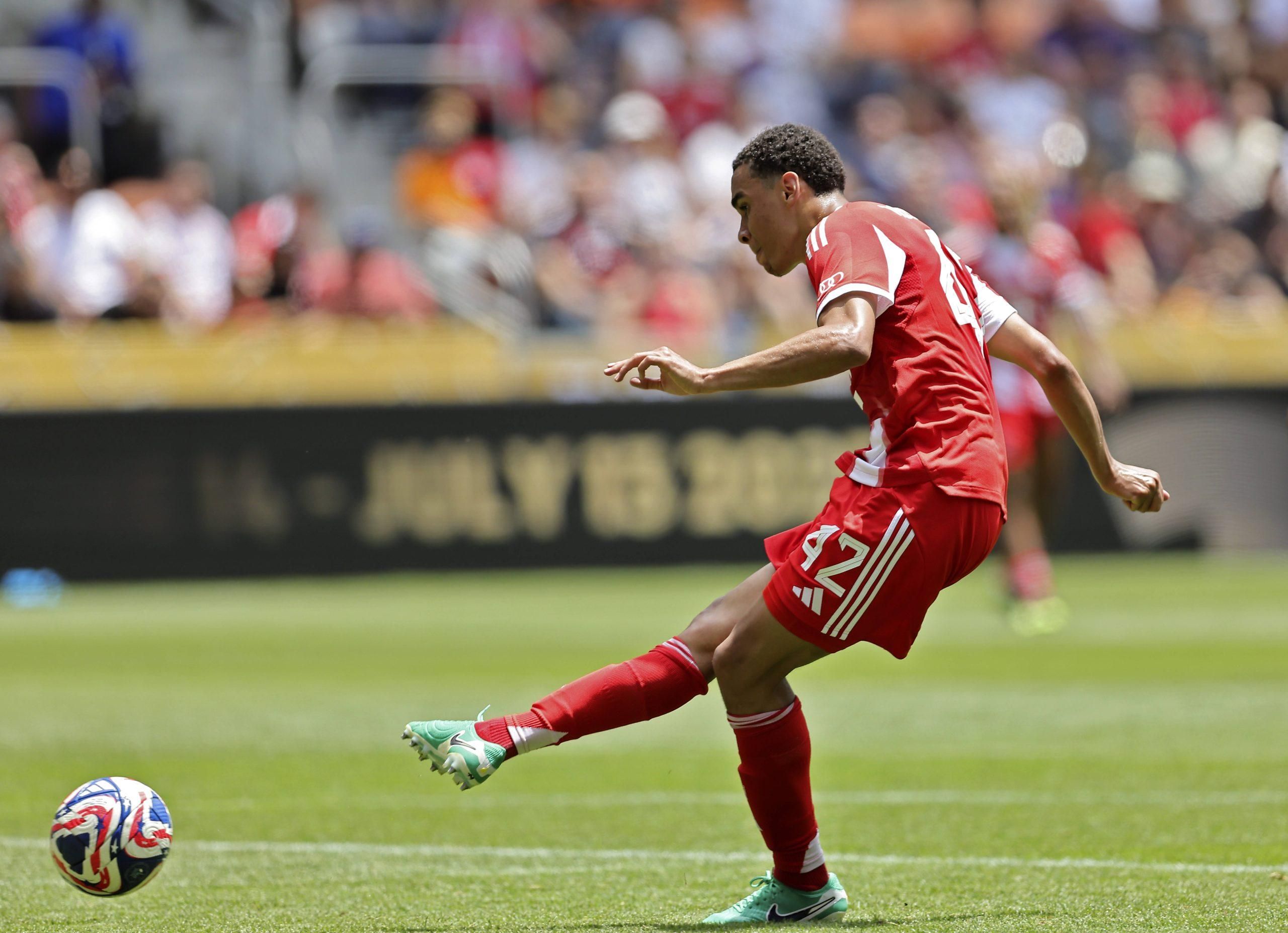 Jamal Musiala FC Bayern Munich Goal kick penalty kick