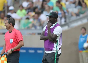 Alternative to Sanchez? Mikel tells Chelsea which goalkeeper to get