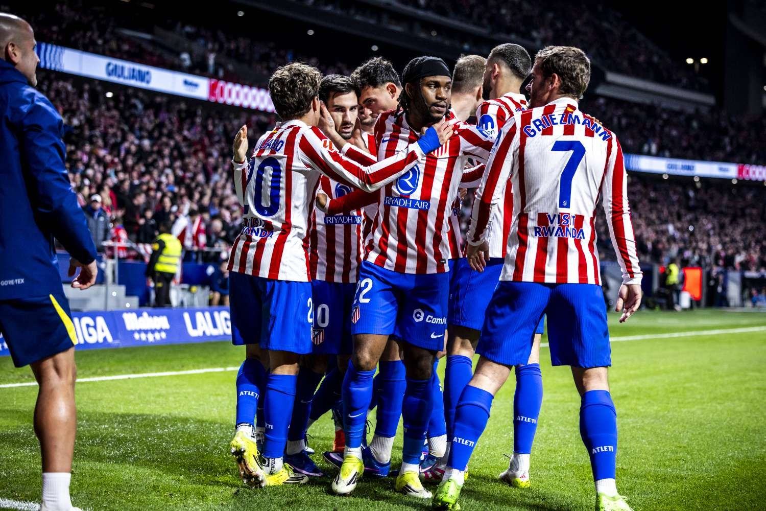 Ademola Lookman celebrates Atleti goal