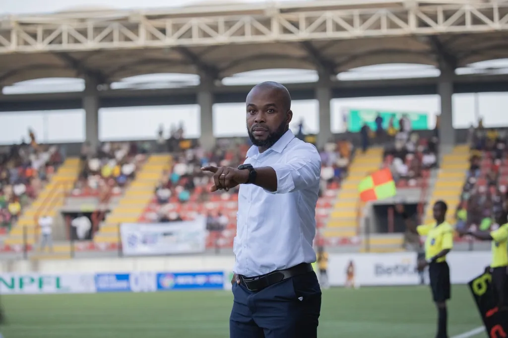 Paul Offor, Sporting Lagos.