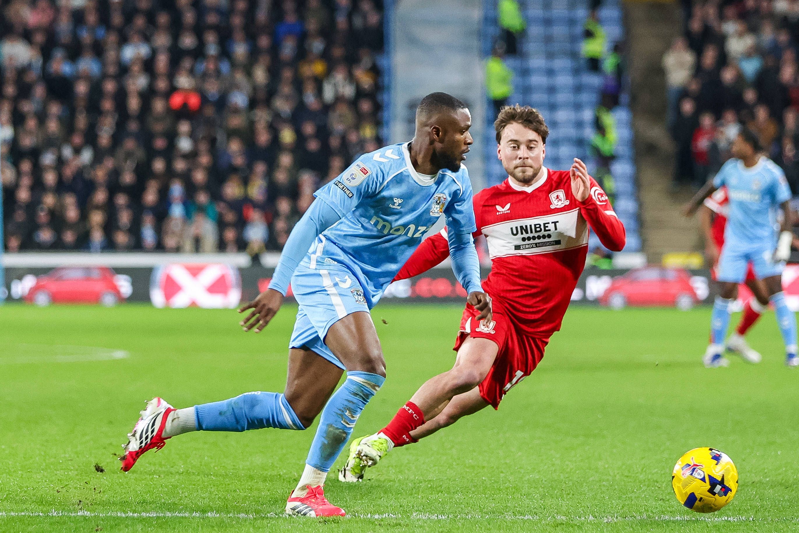 Aidan Morris races to intercept Frank Onyeka during the Sky Bet Championship match between Coventry City and Middlesbrough