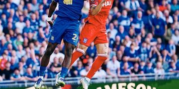 David Akintola makes first impact in England as Hull City collapse at Bristol City