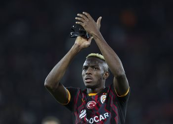 Nigeria’s Onyemaechi lands in Greece after Olympiacos survive late Fenerbahce, Benfica transfer battle