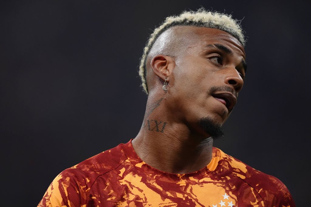 Mario RenÃ Junior Lemina is seen during the warmup prior to the Turkish Super League match between Galatasaray and Trabzonspor at the Rems Park Stadium on November 1, 2025 in Istanbul, Turkey