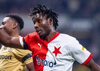 “You deserve three lifetime bans” – Nigerian star’s handball sparks angry outbursts against referee Tomáš Klíma