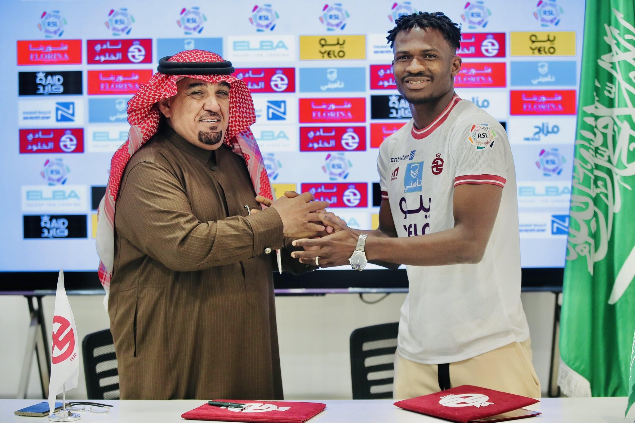 Al Kholood sign young Nigerian talent Ambrose Ochigbo from ES Zarzis. Photo Credit - Al Kholood 