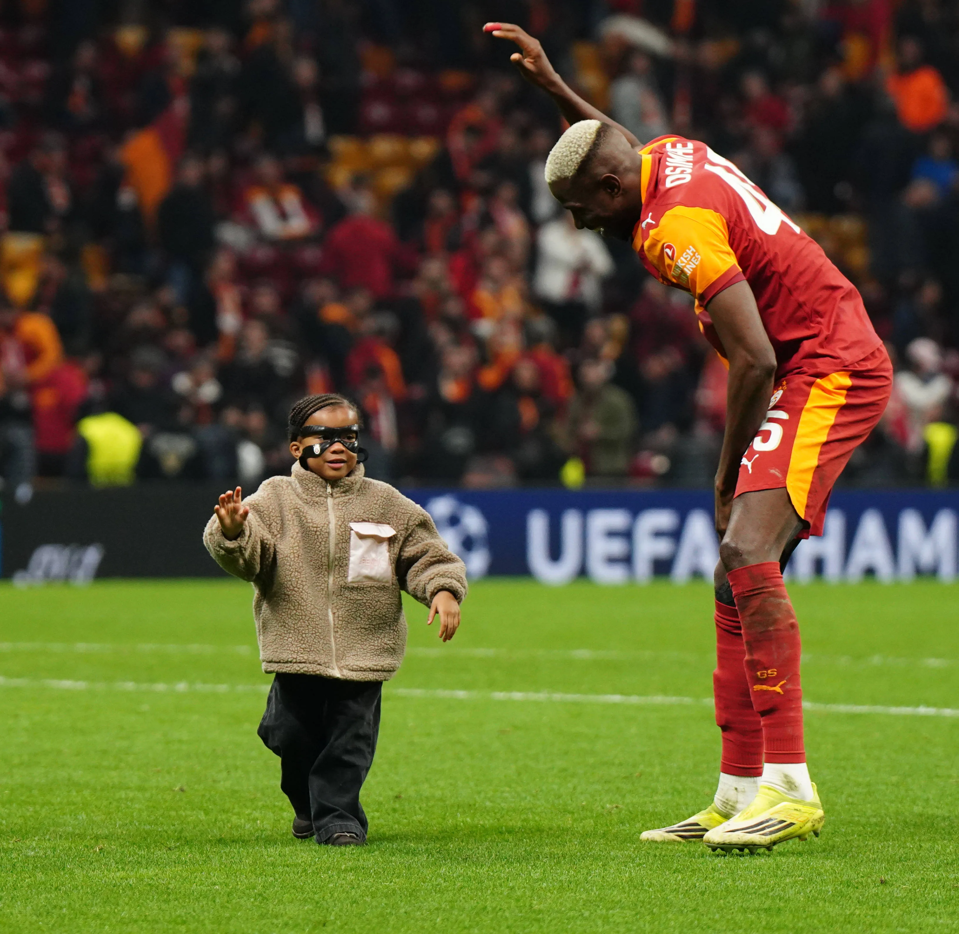 Victor Osimhen of Galatasaray and his daughter