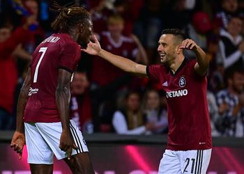 “You deserve three lifetime bans” – Nigerian star’s handball sparks angry outbursts against referee Tomáš Klíma