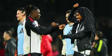 PL Roundup: Iwobi stars as Everton hold Liverpool; Onyeka gets valuable time in Leeds trashing