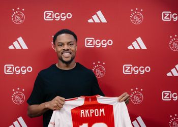 “He would return to England in a year”-  Veteran England coach advises Maurice Steijn on best position for Akpom at Ajax