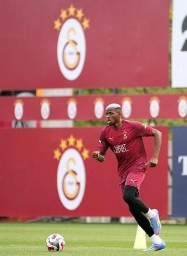 Victor Osimhen back in Galatasaray training