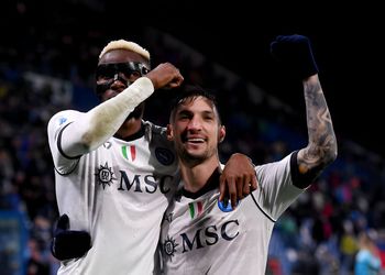 “Keep my name out of your mouth” – Osimhen lashes out at Napoli teammate Kvaratskhelia’s agent over Saudi transfer allegations