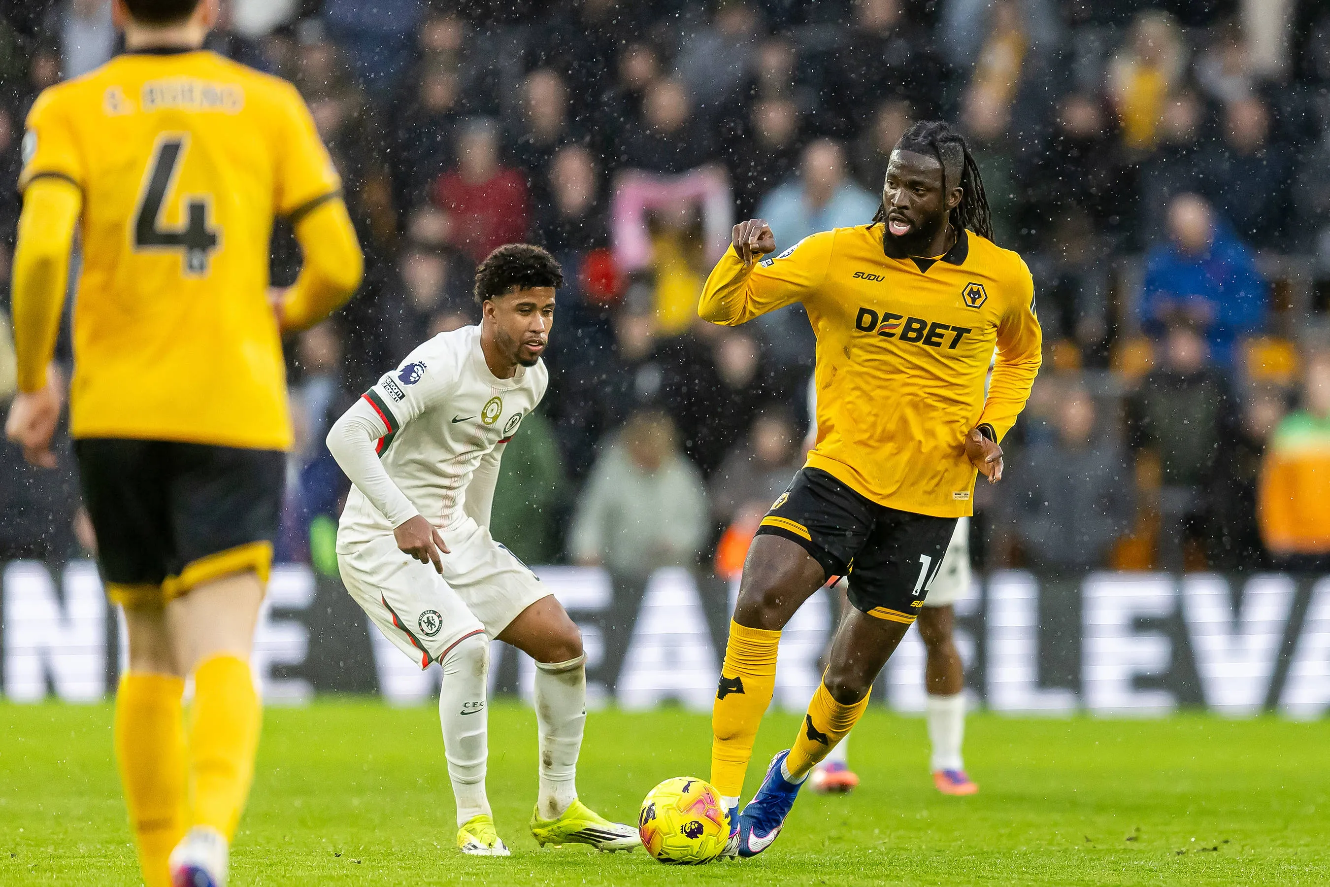 Tolu Arokodare runs forward with ball during the Premier League match between Wolverhampton Wanderers and Chelsea