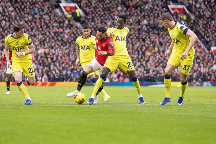 ‘Is this a sign?’ – Nigerian star reacts as Manchester United push for fifth straight win